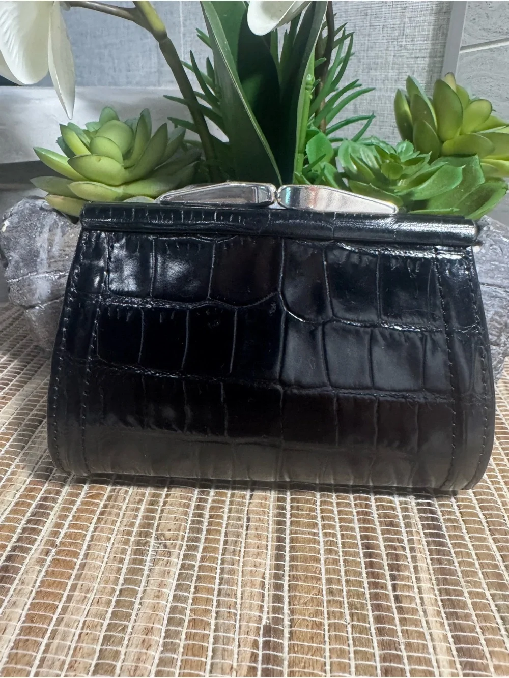 Like NEW Brighton Black Croc-Embossed Heart Silver Tone Clasp Small Purse